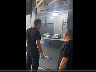 鑫百通壓鑄件轉(zhuǎn)盤式自動噴砂機(jī)工作視頻