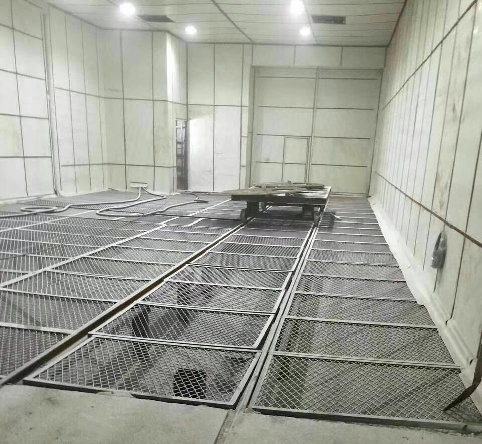 鑫百通噴砂機(jī)廠家噴砂房設(shè)備